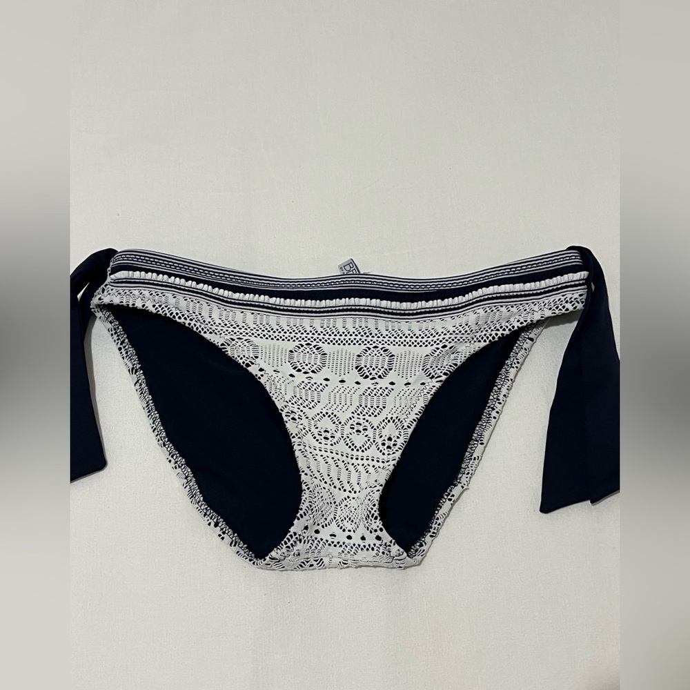 Becca by Rebecca Virtue MEDIUM Crochet a lace Swim Bottoms White Blue